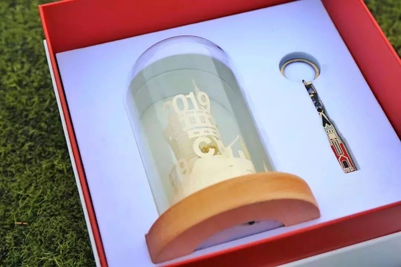 華東政（zhèng）法大學紙雕燈（dēng）禮盒