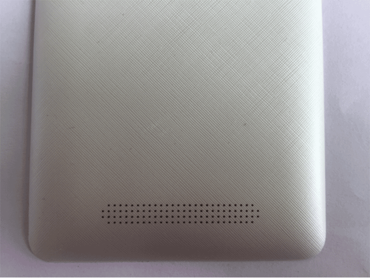 手機配（pèi）件激光打孔