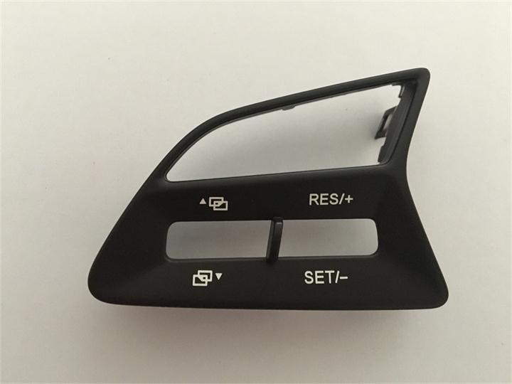 大眾汽車塑膠控製麵板激光鐳射加（jiā）工