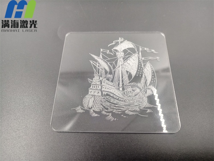 隨著人們物質和精神生活水平的提升，個人環保意識亦不（bú）斷加強。所以絕大部份（fèn）產（chǎn）品由之前的絲印移工藝上改用了激光雕刻工藝,因為激光雕刻具耐磨、耐（nài）高溫、不褪色、環保等等優點、且實際操作中靈活多變、易（yì）操作。激光雕刻應用材質比較廣,成刻字、印字的首先（xiān）工藝。