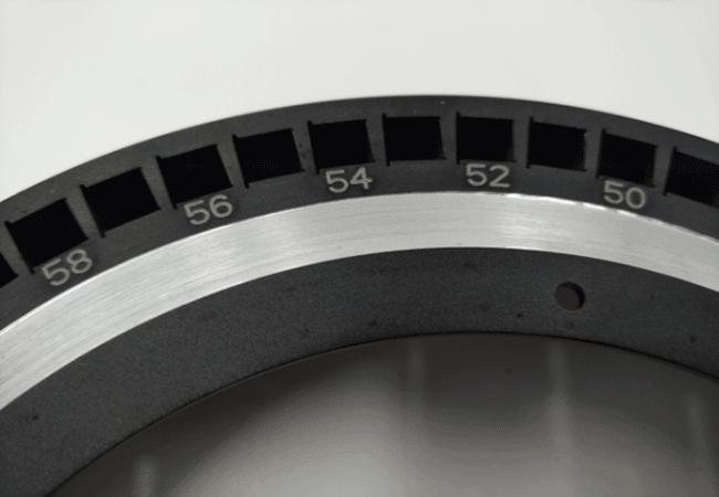 機器五（wǔ）金反應盤激光刻字3