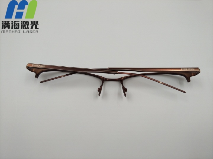 鋅鋁（lǚ）合金眼鏡肶打標