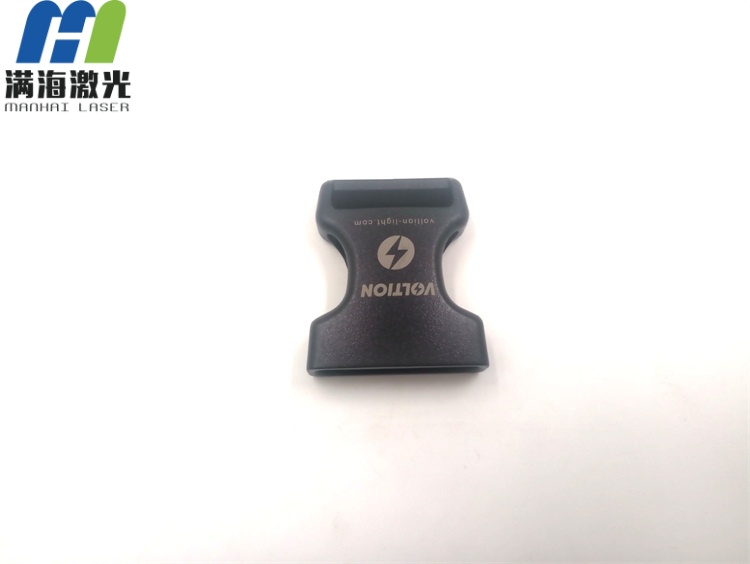 旅行背包雙排夾扣激光雕刻加工