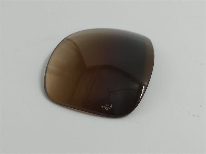 太（tài）陽眼鏡玻璃鏡片激光（guāng）鐳射