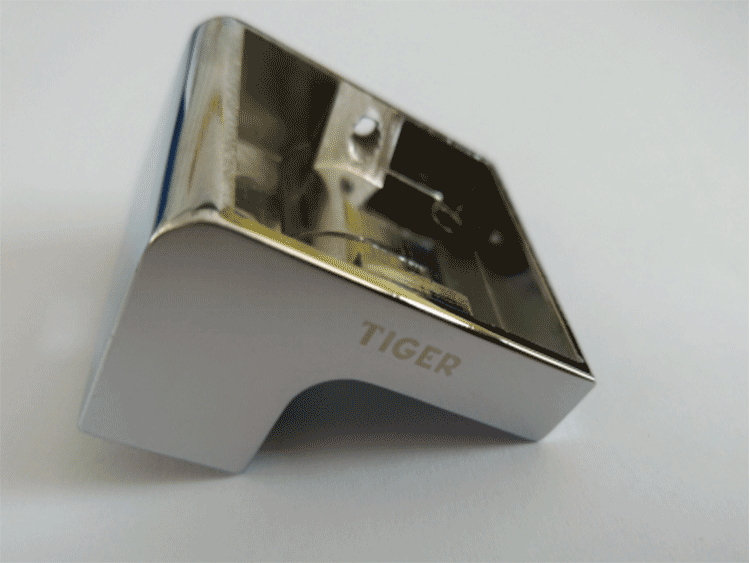 鋅合金底座（zuò）鐳射打標