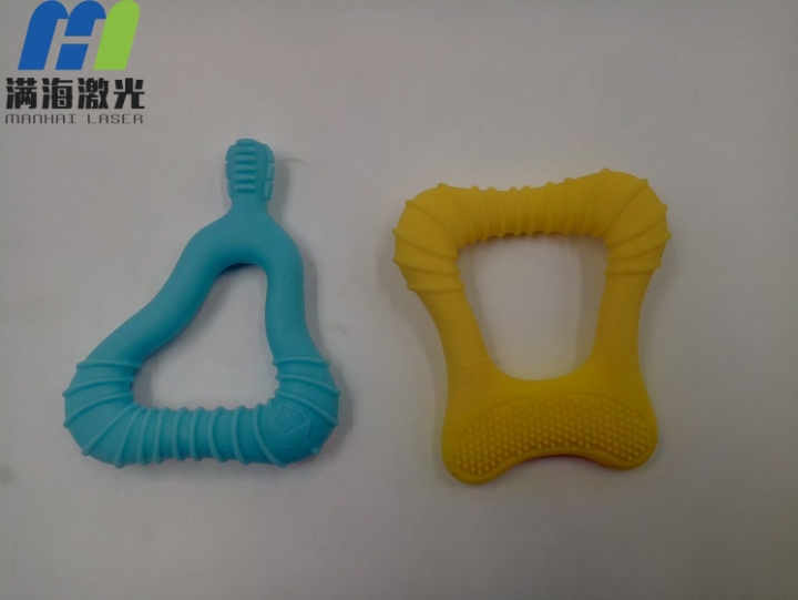 矽膠嬰兒磨牙棒激光打標加（jiā）工