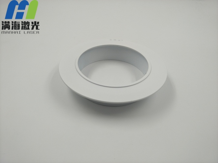 聖堡諾燈飾（shì）五金製品底座激光鐳射冷灰效果